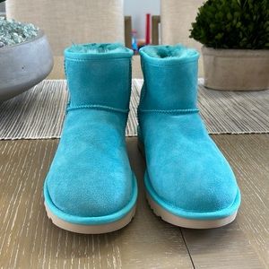 Aqua blue short Uggs